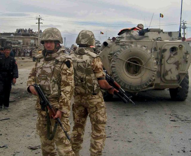 Aproximativ 70 dintre militarii români din Afganistan, Irak și Republica Centrafricană vor fi repatriați