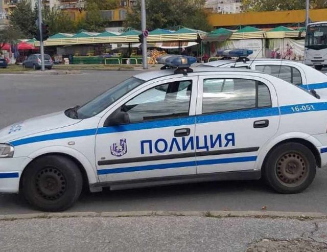 Арестуваха данъчен и гражданин за подкуп