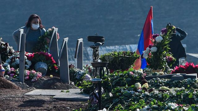 Время Свободы: ”Если знали всё, то 27 сентября и надо было заключать перемирие” Похороны погибших и розыск пропавших армянских солдат