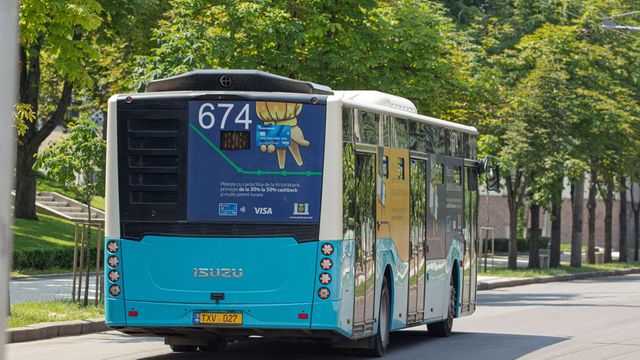 В Кишинев прибыли первые 5 новых автобусов
