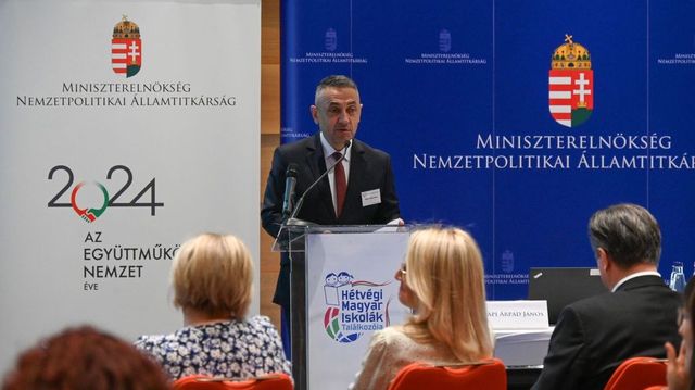 Potápi Árpád János: a hétvégi magyar iskolák a magyar közösségek motorjai