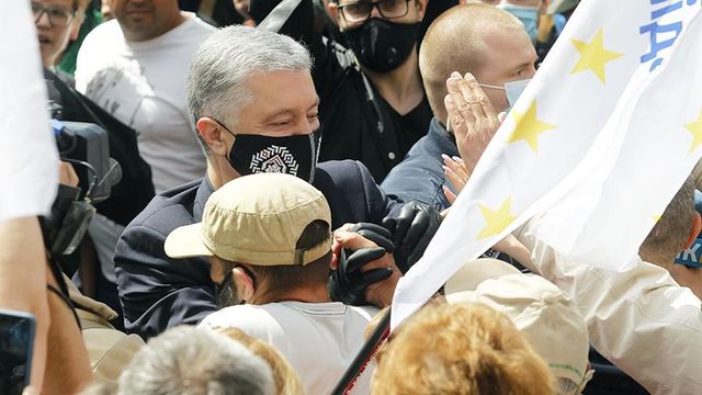 Порошенко попросил суд отозвать ходатайство об избрании меры пресечения
