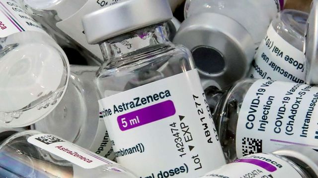 Peste 50 de mii de doze de vaccin AstraZeneca urmează să ajungă în Moldova
