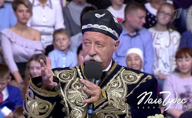 Стало известно, почему Якубович вернулся из отпуска в инвалидном кресле