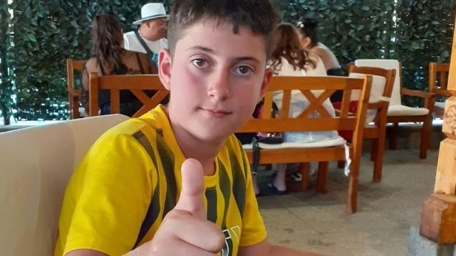 Un băiat de 10 ani a dispărut de pe plaja din Mamaia. Autoritățile cer ajutorul cetățenilor