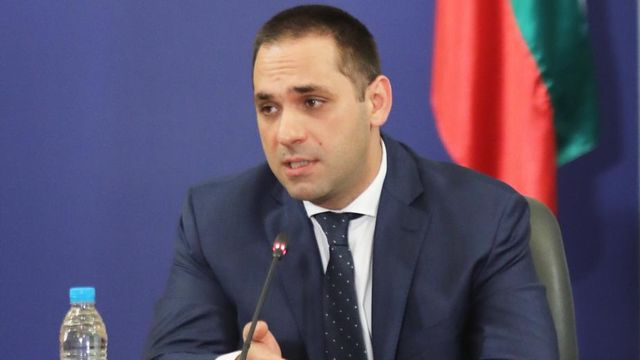 Държавните бензиностанции нямало да се правят с пари от бюджета