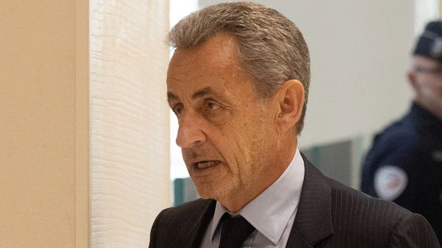 Megfosztották Nicolas Sarkozy volt francia elnököt a Becsületrend kitüntetésétől