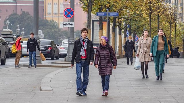 До конца октября в Москве сохранится тёплая погода