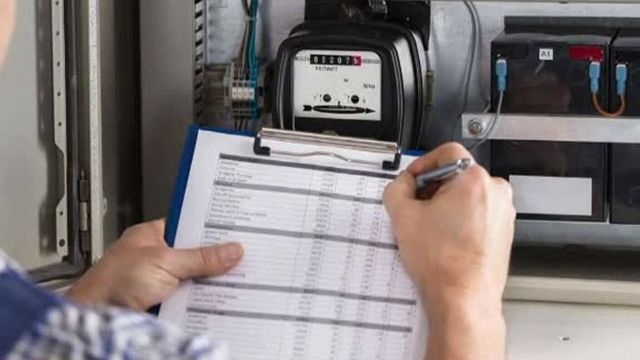 Românii vulnerabili ar putea primi de la stat tichete de 71 de lei pe lună, după eliminarea plafonării la energie