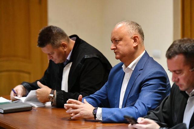 Dodon, în continuare nu poate părăsi țara