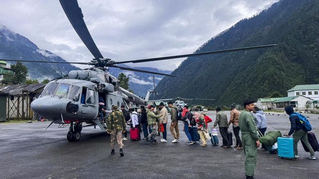 59 tourists airlifted from north Sikkim as rescue ops resume