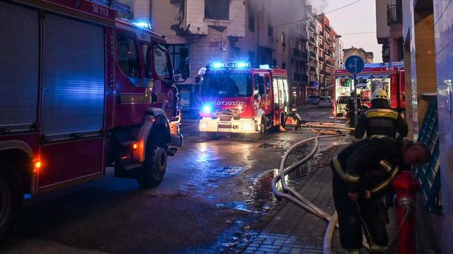 Kigyulladt két autó egy társasházi mélygarázsban Budapesten