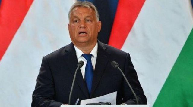 Coronavirus, Parlamento ungherese dà pieni poteri al premier Orban