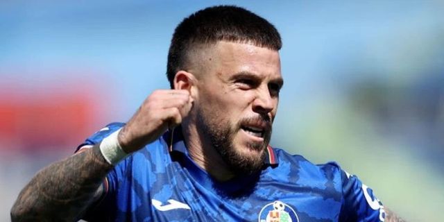 Paura per Carles Perez, ricoverato in ospedale: morso ai genitali da un cane in Grecia