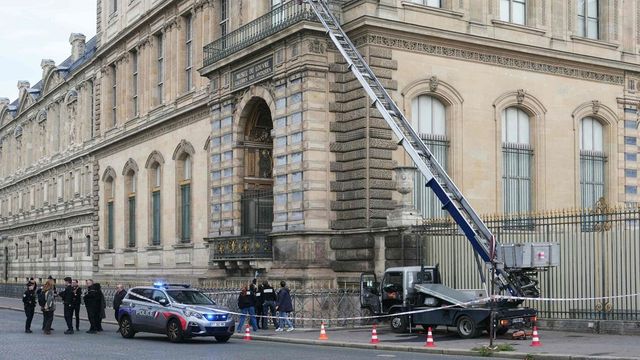 Two more charged in connection with Louvre jewel heist