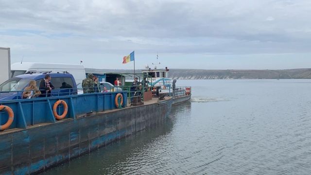Activitatea feribotului de la Molovata, sistată din cauza vântului