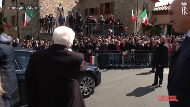 25 aprile, Mattarella accolto da applausi a Civitella in Val di Chiana