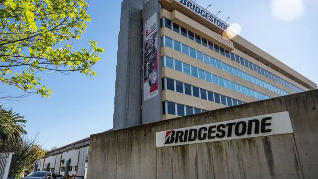 Fin al conflicto en Bridgestone con la firma de 420 salidas en Cantabria y Basauri