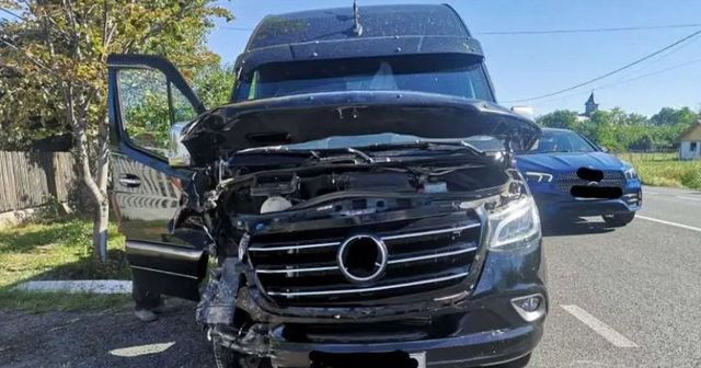 Микроавтобус маршрута Кишинев - Бухарест попал в аварию в Румынии