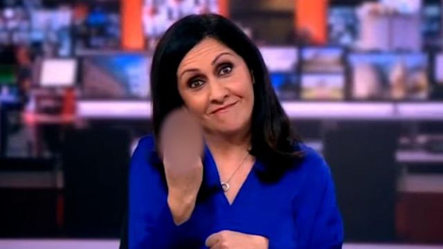 Gafă la BBC: o prezentatoare a arătat degetul mijlociu în direct