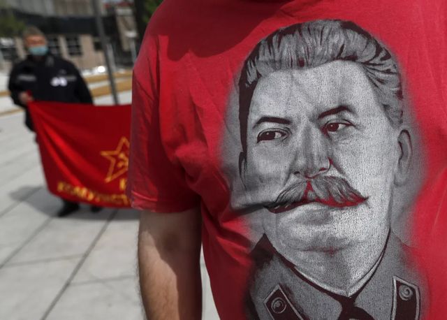 Ruptura in Biserica Ortodoxa Rusa, dupa ce un preot a sfintit o statuie a lui Stalin, calaul clericilor