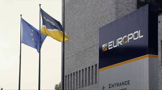 Europol: Cantități uriașe de bani „murdari” ajung în Europa din Rusia și China