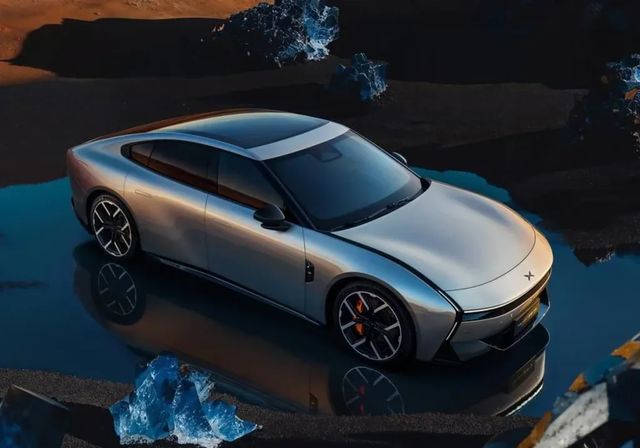 Xpeng presenta su nuevo buque insignia, el sedán P7