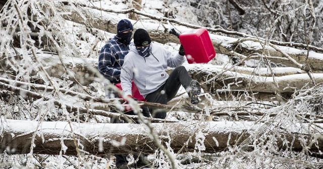 Un freddo polare avvolge ancora Stati Uniti, milioni di persone senza elettricità, almeno 30 morti
