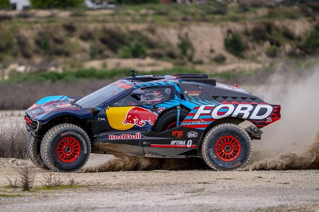Carlos Sainz, Ford y Red Bull recrean el trazado completo del futuro circuito MadRing