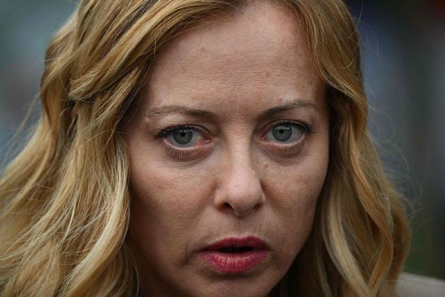 Odio social contro le figlie del ministro Piantedosi