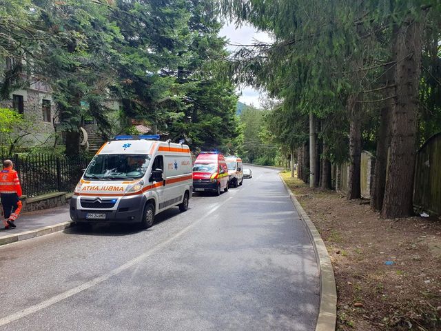 Opt copii și un adult au ajuns la spital cu simptome de toxiinfecție alimentară, la Sinaia