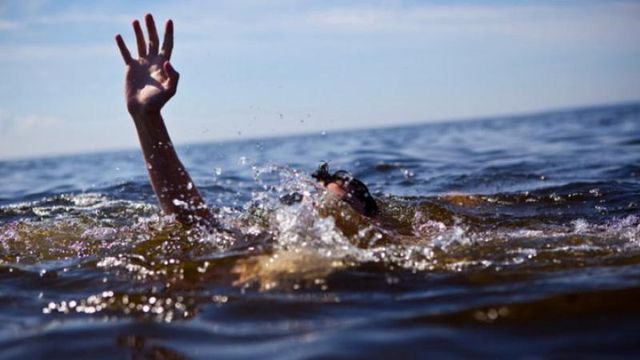Durere fără margini într-o familie din Ungheni. Un copil de 14 ani s-a înecat într-un iaz
