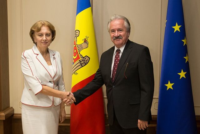 Зинаида Гречаный провела рабочую встречу с послом Турции в Молдове Гюролом Сёкменсюером