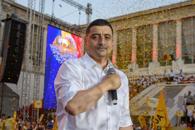 AUR propune ca elevii și profesorii să cânte imnul și să spună rugăciunea „Tatăl nostru” la începutul fiecărei zile de școală