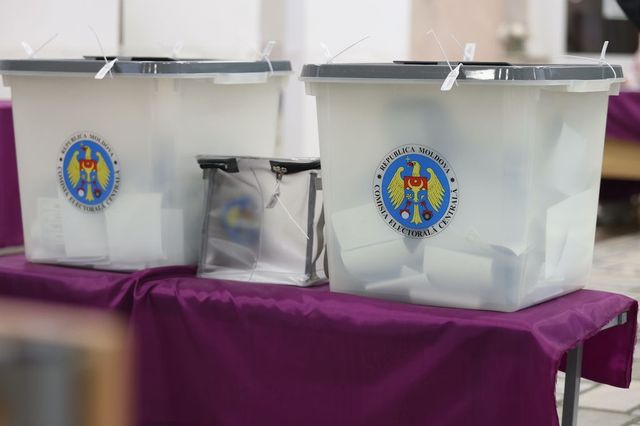 Un primar, sancționat pentru agitație electorală