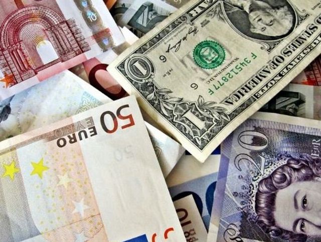 Нацбанк объявил курс валют на понедельник