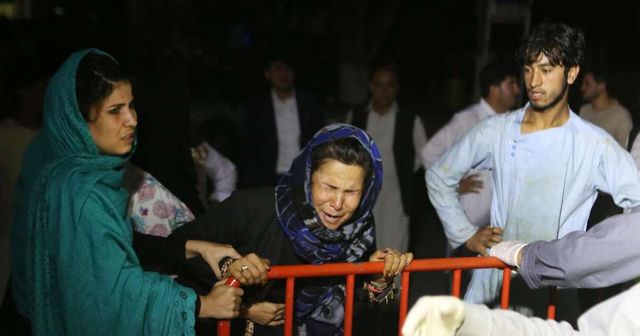 Afganistan | Un sinucigaș a omorât 63 de oameni la o nuntă în Kabul
