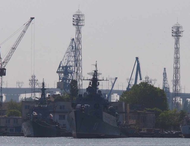 Пристанище „Варна“ е затворено заради силен вятър