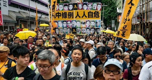 La Hong Kong, sute de mii de persoane cer demisia șefei Executivului, Carrie Lam