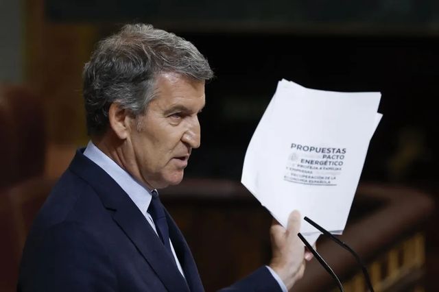 Feijóo acusa a Sánchez de «despreciar la democracia»: «Ningún gobierno europeo sobrevive sin Presupuestos»