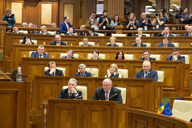 Депутаты ПСРМ вылетели в Москву, где будет обсуждаться судьба возможного политического альянса