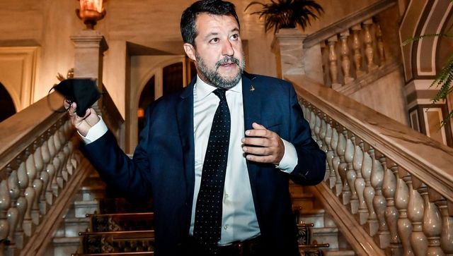 Salvini assediato dalla Lega