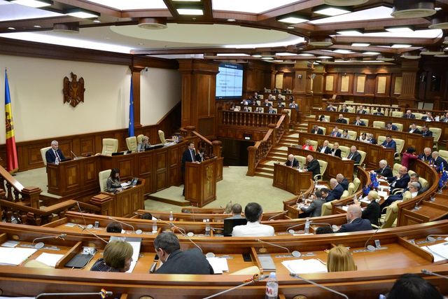Deputații au aprobat politica bugetar-fiscală și vamală, în prima lectură