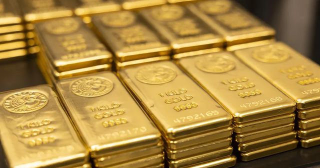 Gold prices back above $4,000 after plunging on easing safe-haven demand