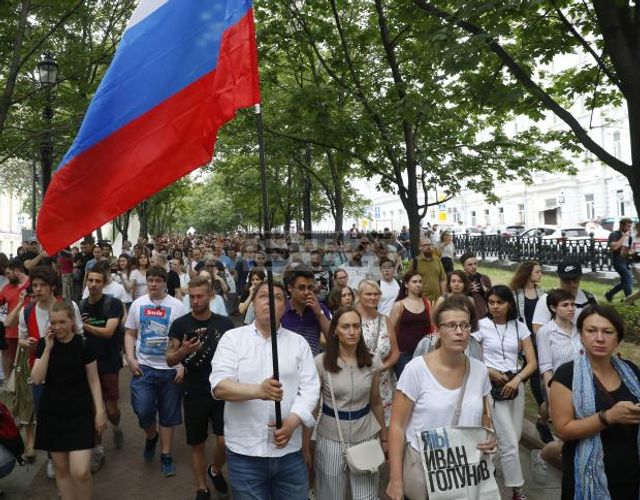 Над 200 души са задържани в Москва на протест в подкрепа на руския журналист