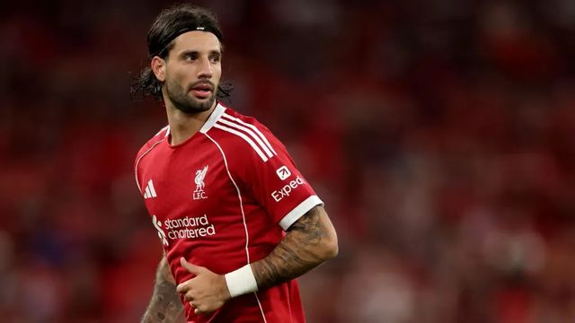 Szoboszlai Dominik felesége ismét megmutatta kislányukat, ezúttal Liverpool-mezbe öltöztetve