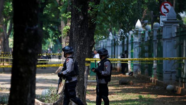 Indonesia: Suspected grenade blast near presidential palace hurts two