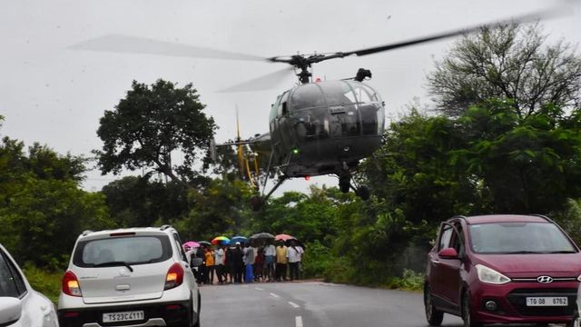 Telangana | Five cattle grazers stranded along swollen Manair river in Rajanna Sircilla, rescue efforts underway