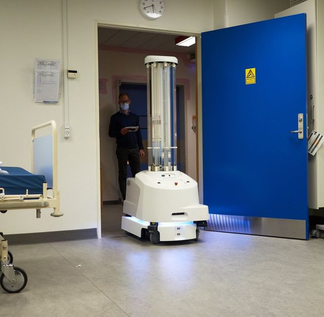 Comisia Europeană va pune la dispoziția spitalelor europene 200 de roboți pentru dezinfectare