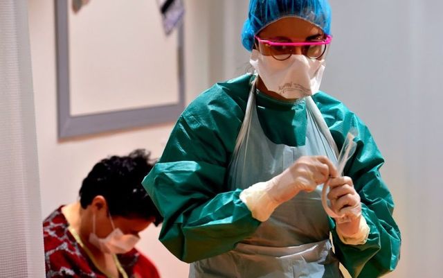 Medicii italieni sunt puși în situația de a alege pe cine să salveze